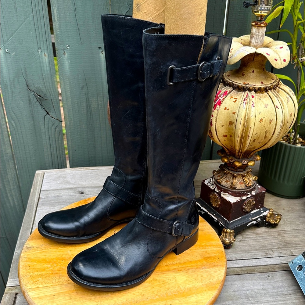 Women's BORN Riding Buckle Boots Black Leather Size 10/42 Heel